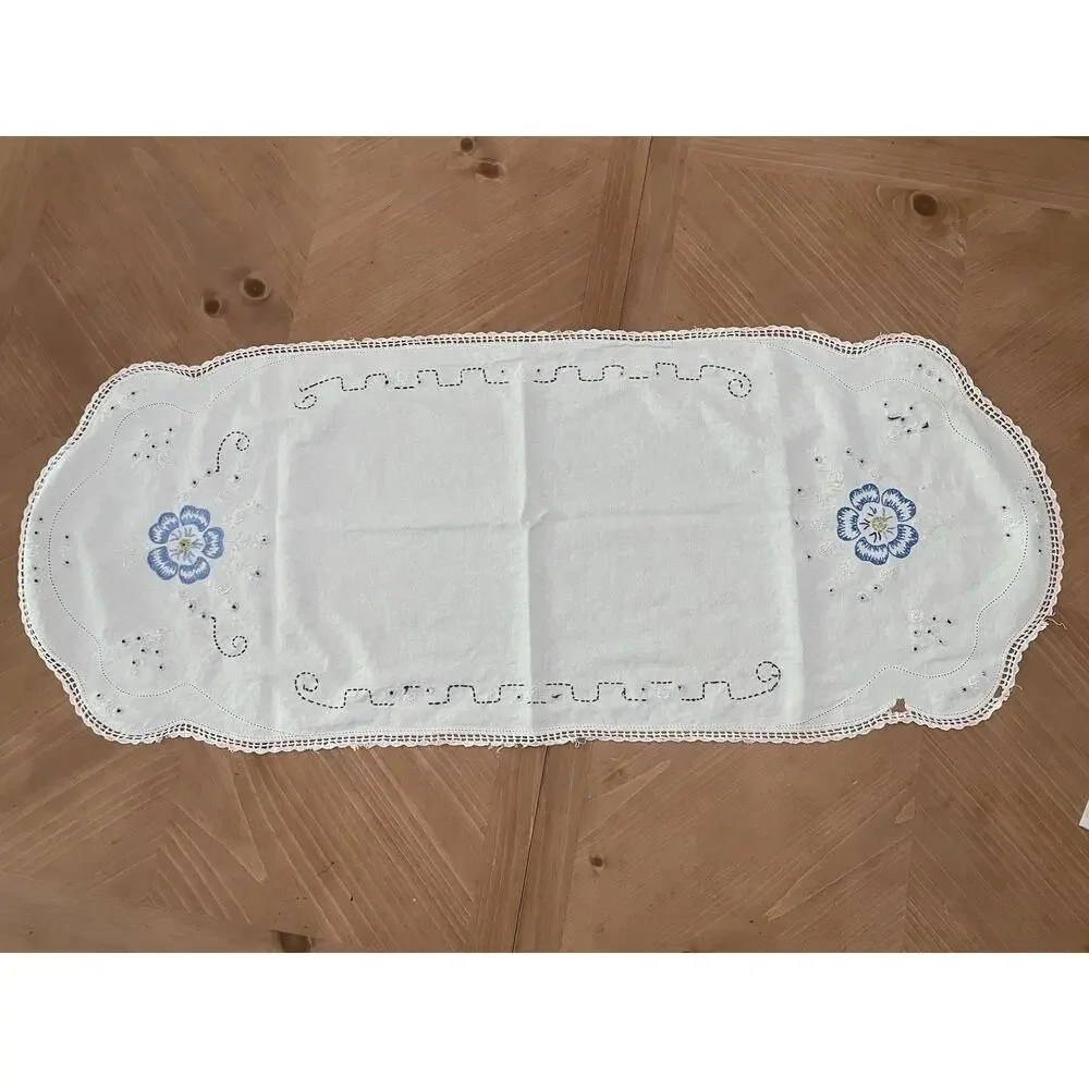 Lot Of 11 Vintage Hand Embroidered Table Runners Table Topper & Napkins